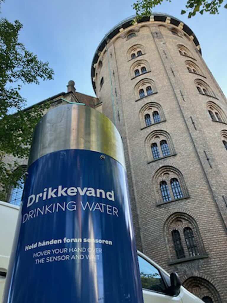 Brug for drikkefontæne udendørs eller udendørs vandpost? Henvend dig til Fokdal Springvand i dag.